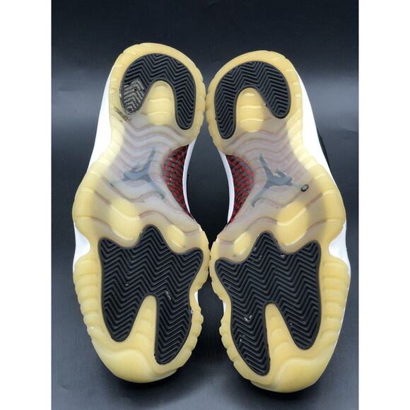Size 8.5 - Jordan 11 Retro 72-10 2015 378037-002 main image 8